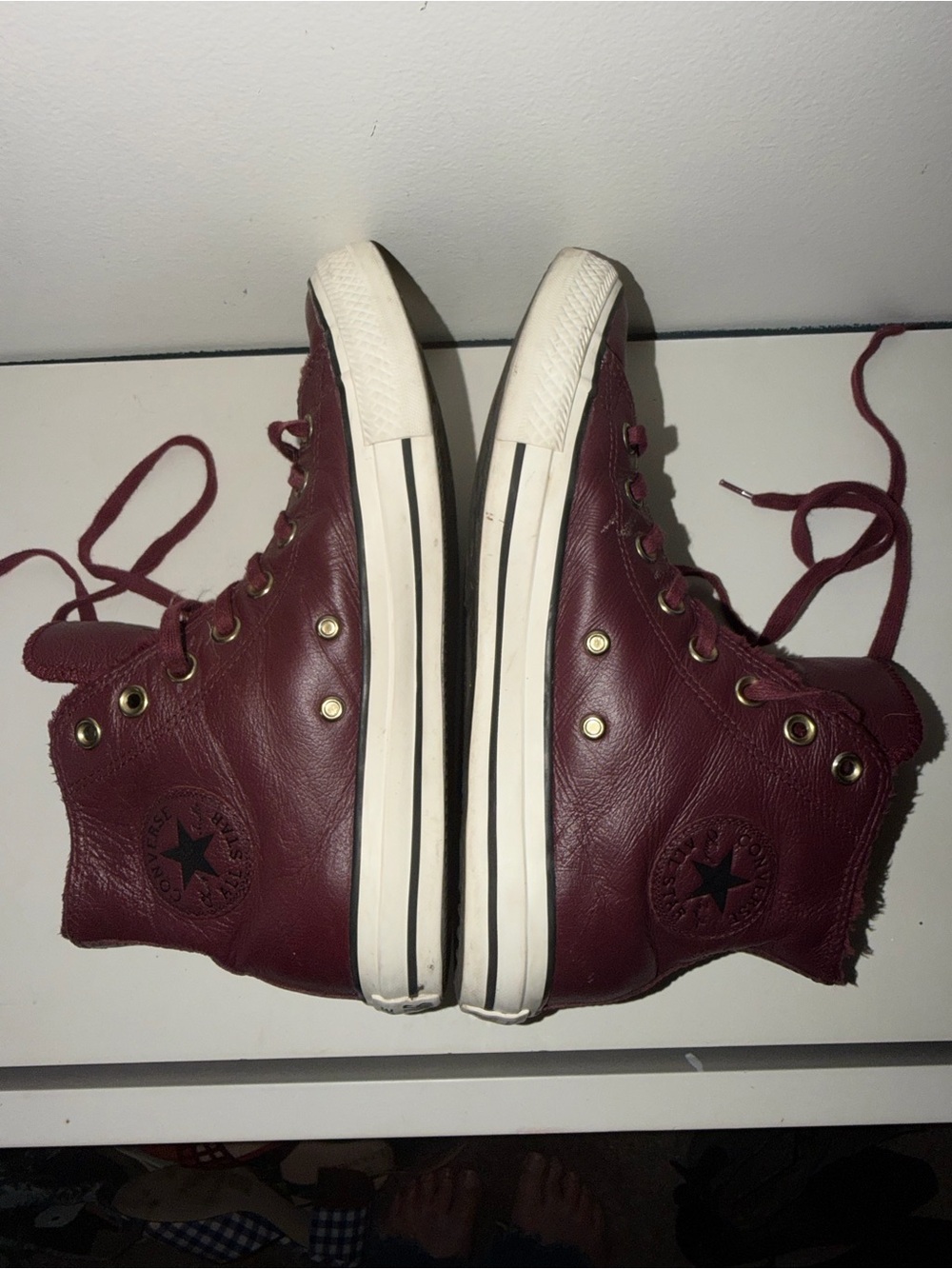 Converse Chuck Taylor All Star Burgundy Leather High Top Sneakers Gold Eyelets 9